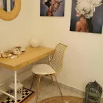 Family House With Garden 3 Min To Beach Сasa de vacaciones