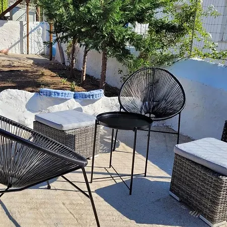Family House With Garden 3 Min To Beach * Méthana