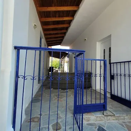 Family House With Garden 3 Min To Beach בית נופש